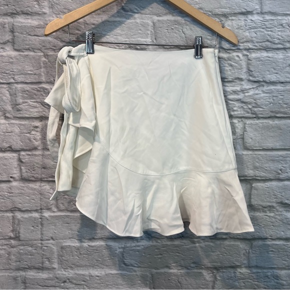 Cinq a Sept Luella Women’s 0 White Ruffle Wrap Skort Skirt - Picture 4 of 15